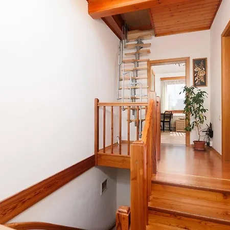 Entire House With Garden Near Prague Hébergement de vacances *